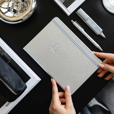 Paperora A5 Bullet Journal Noktalı Defter 140 Gr. 80 Yaprak Gümüş Renk 15x21 cm