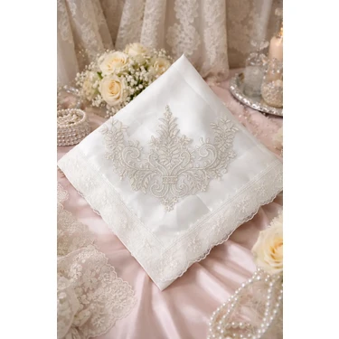 Dilex DİLEX Fransız Dantel Süslemeli Ekru Bohça 90x90 cm – Saten Çeyizlik Gelin Bohçası Damat