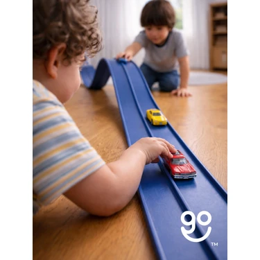Go Toys Go Track Esnek Yarış-Aksiyon Pisti 4.5 mt - 1:64 Ölçek (Görseldeki Arabalar Temsilidir)