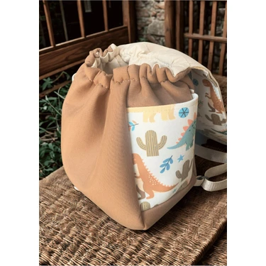 0-7 Yaş Kahverengi Dinazor Desenli 101 Çocuk Sırt Çantası 25X22X15 - Renkli ve Fonksiyonel